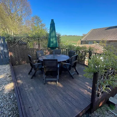 Rambling Rose Cottage, Near Staithes *