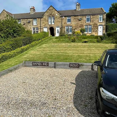 Rambling Rose Cottage, Near Staithes Сasa de vacaciones *