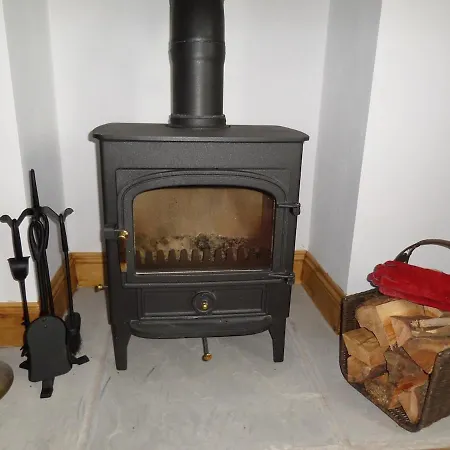 Rambling Rose Cottage, Near Staithes * Skinningrove